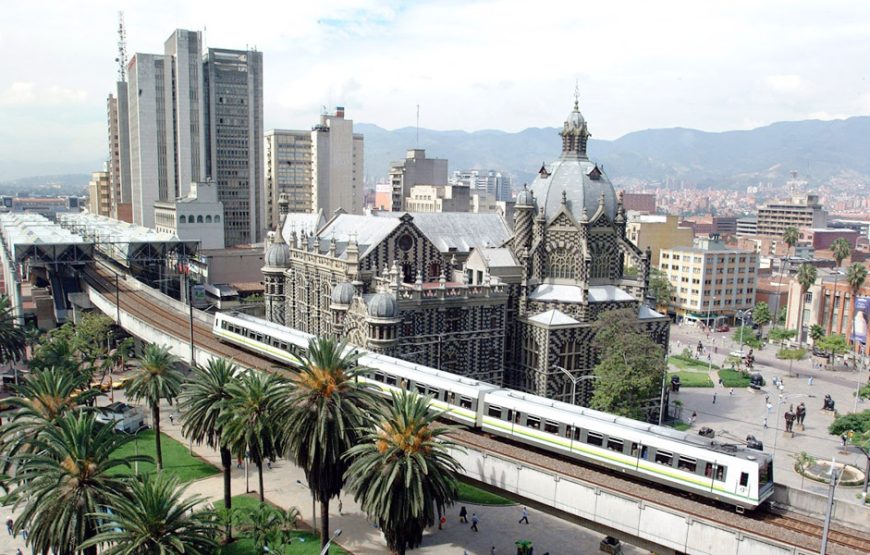 TOUR A MEDELLIN DE LUCES 2024